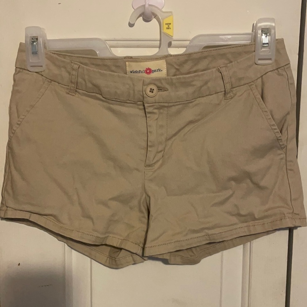Size 7 juniors khaki shorts